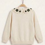 Sweater with a floral collar - green