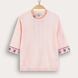 Knitted shirt with floral decoration - pink