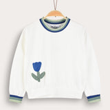 Girl's shirt with crocheted flower - white